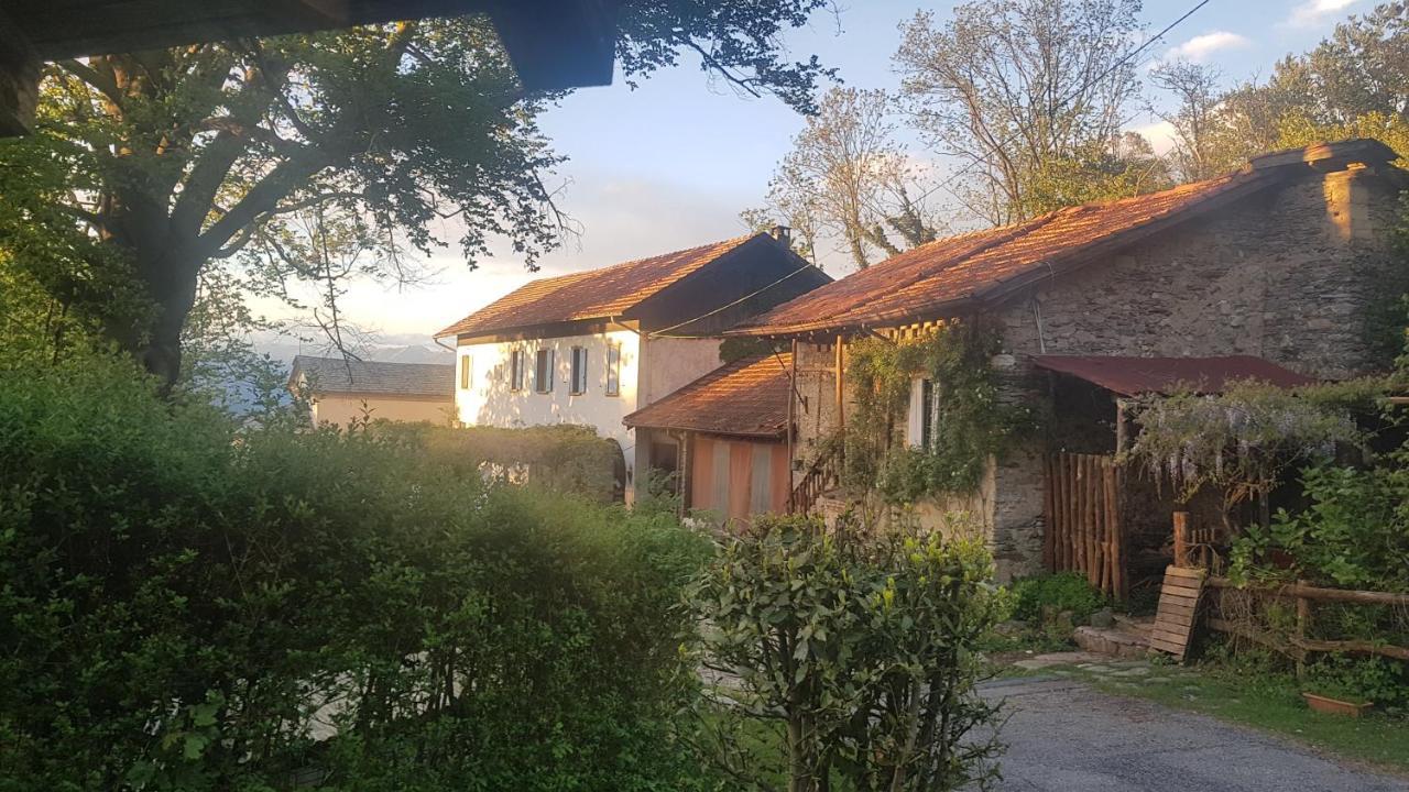 B&B Il Gatto Nero Castelveccana Exterior photo